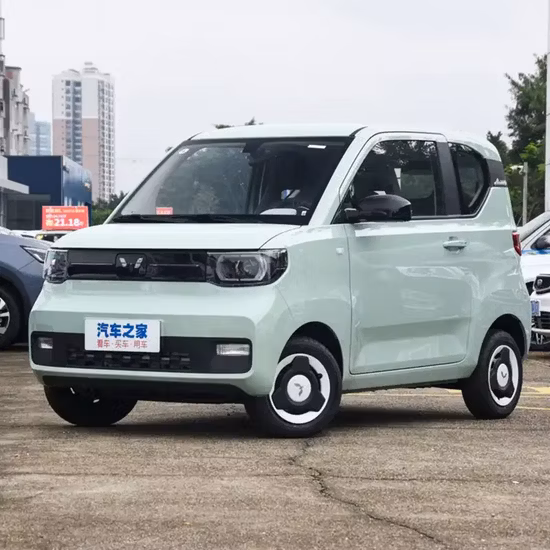 Elektroauto Chinesisch Niedrigpreis New Energy Vehicle Niedliches Mini-Elektroauto 120 km 170 km zu verkaufen New Energy Vehicle Ladesäule
